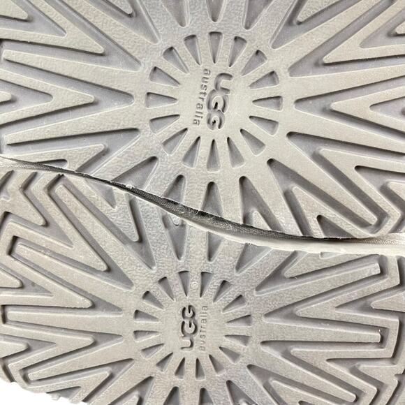 Ugg Womens Size 7 White Mongolian Sheepskin Fur Boots - Picture 10 of 14